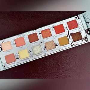 BRAND NEW IN BOX —  Urban Decay Wild Greens Eyeshadow Palette